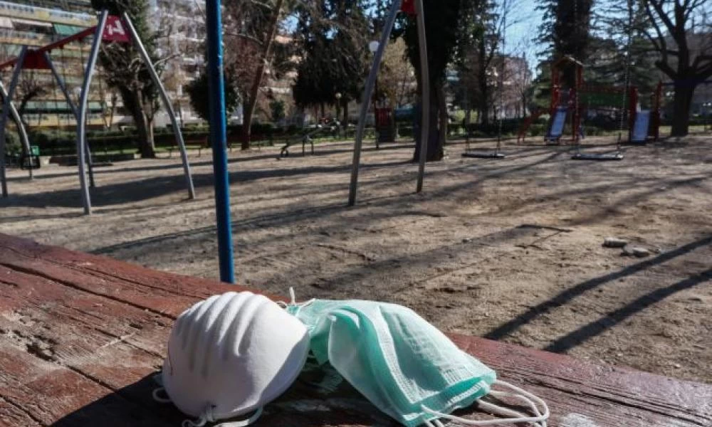 Κορωνοϊός: Συλλήψεις σε κομμωτήρια και κέντρα αισθητικής που άνοιξαν κανονικά